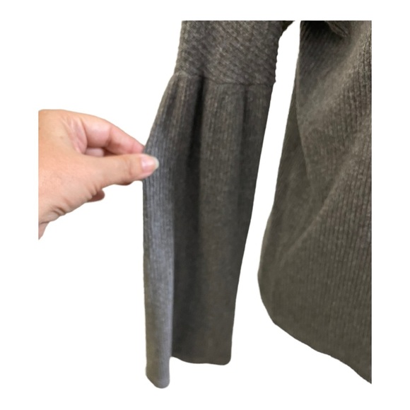 Lucky Brand womens V-neck ribbed bell sleeves sweater grey size Small.Rayon - Picture 3 of 9